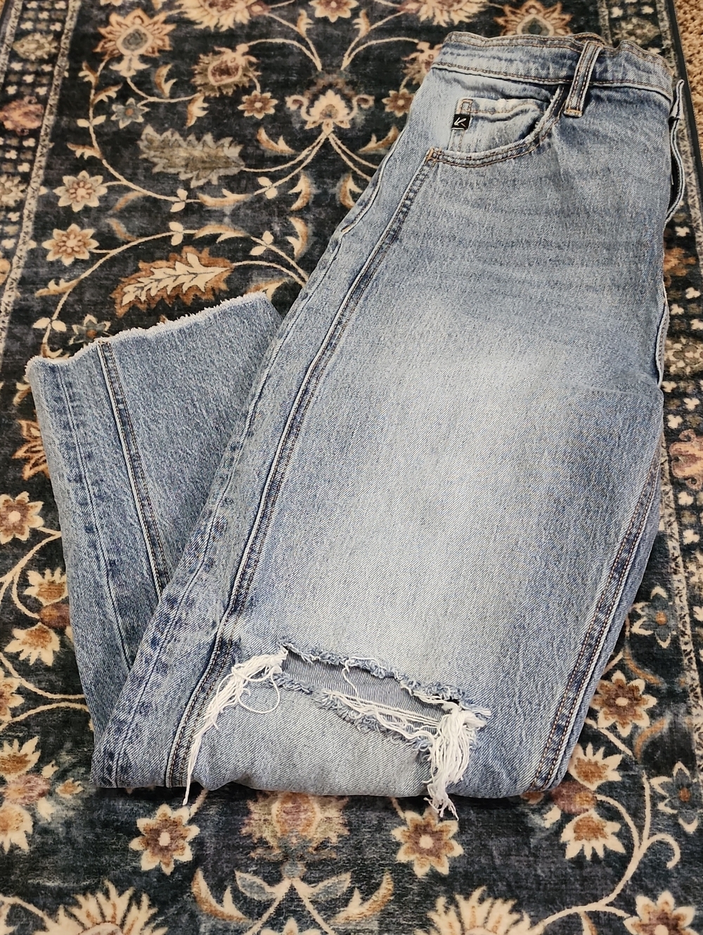 KanCan Distressed Jeans